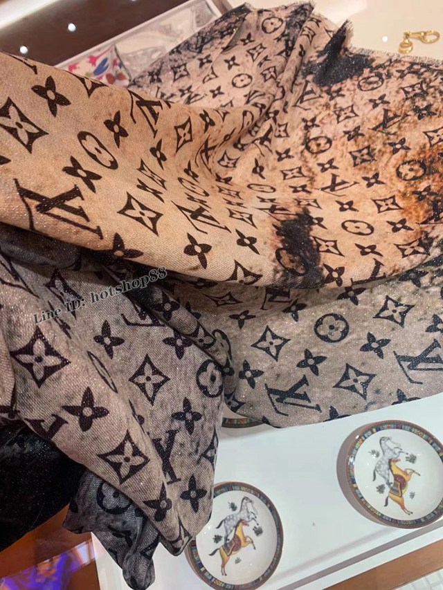 LV專櫃新品路易威登戒指絨長巾女士圍巾大披肩 mmyj1610